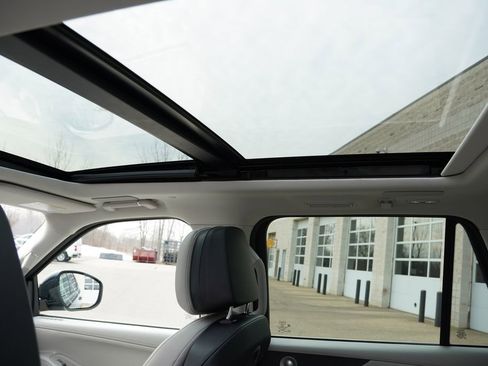 Used 2025 Lincoln Navigator Reserve image 22