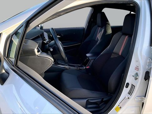 Used 2023 Toyota Corolla SE w/ SE Package FWD image 8