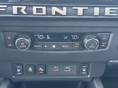 Used 2025 Nissan Frontier SV w/ SV Convenience Package RWD image 25