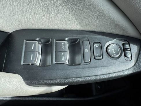 Used 2018 Honda Accord Touring image 12
