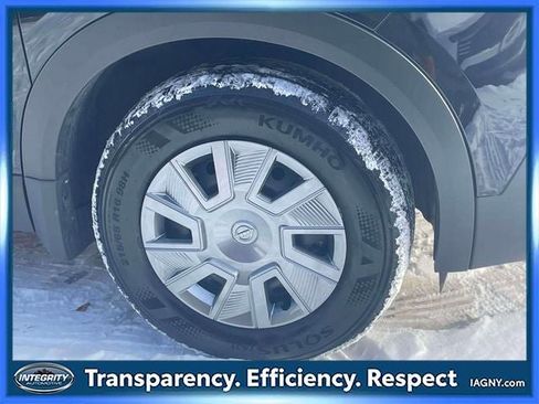 Certified 2025 Nissan Kicks S image 9