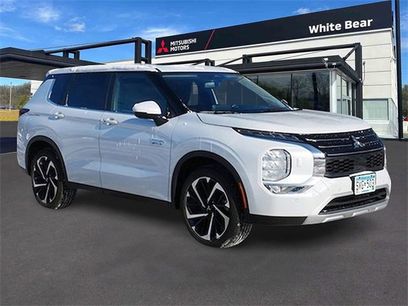 Used 2025 Mitsubishi Outlander SE