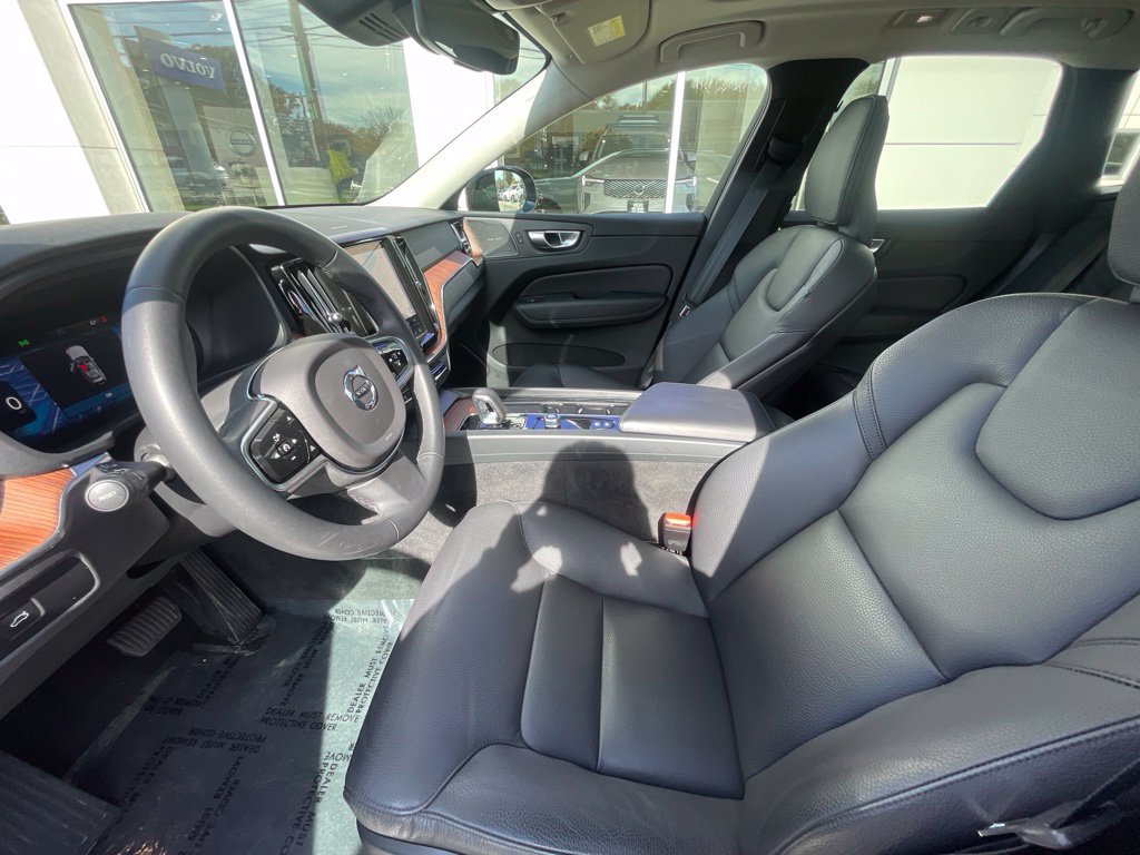 Certified 2024 Volvo XC60 B5 Plus w/ Climate Package AWD/4WD image 21