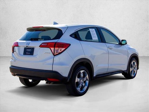 Used 2017 Honda HR-V LX image 5