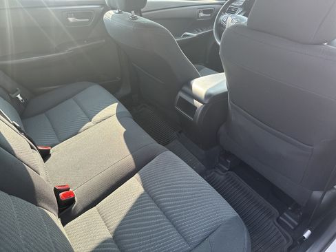 Used 2017 Toyota Camry LE FWD image 12