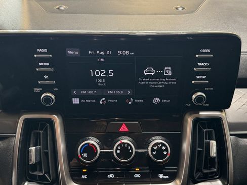 Used 2023 Kia Sorento LX AWD/4WD image 19