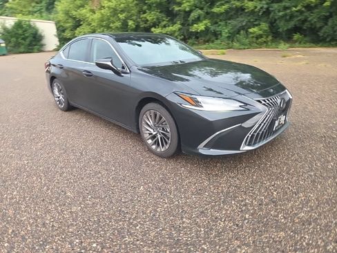 Used 2024 Lexus ES 300h Ultra Luxury w/ Accessory Package (Z1) FWD image 28