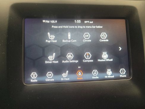 Used 2019 Jeep Cherokee Latitude Plus w/ Cold Weather Group AWD/4WD image 25