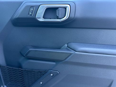 New 2025 Ford Bronco Outer Banks w/ Black Appearance Package image 18