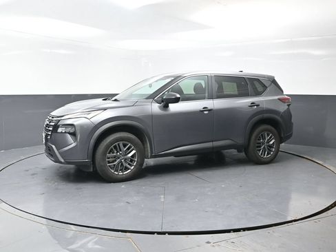 Used 2024 Nissan Rogue S FWD image 9