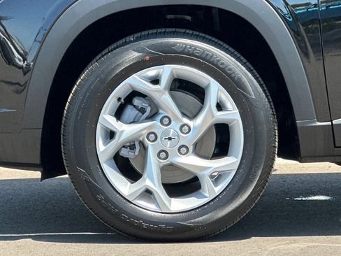 New 2026 Chevrolet Trax LS w/ LS Convenience Package FWD image 24