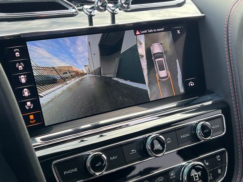 Used 2022 Bentley Bentayga Speed image 30