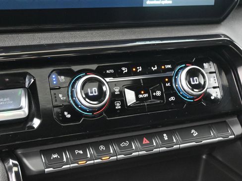 Used 2024 GMC Sierra 1500 AT4 w/ Technology Package image 47