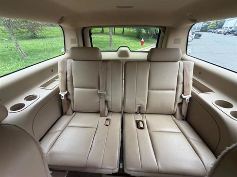 Used 2011 Cadillac Escalade ESV Premium AWD/4WD image 37