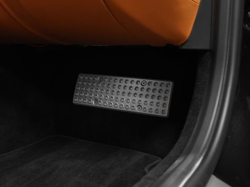 Certified 2018 Ferrari 812 Superfast RWD image 32