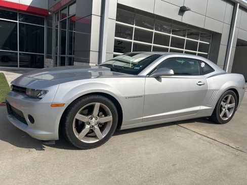 Used 2015 Chevrolet Camaro LT w/ 1LT Preferred Package RWD image 1