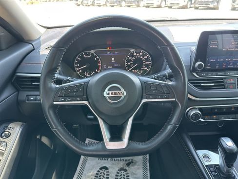 Used 2022 Nissan Altima 2.5 SR FWD image 14