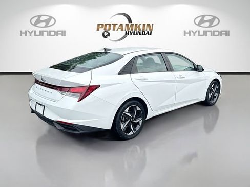 Certified 2023 Hyundai Elantra SEL w/ Convenience Package FWD image 5