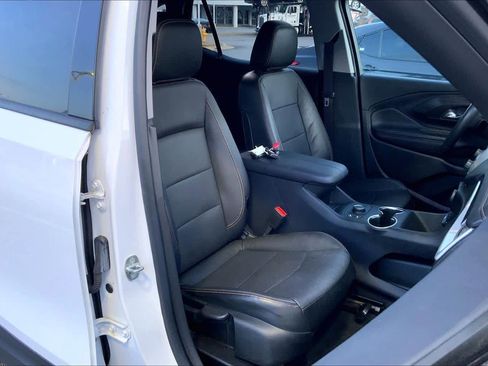 Used 2020 GMC Terrain SLT w/ Elevation Edition image 9