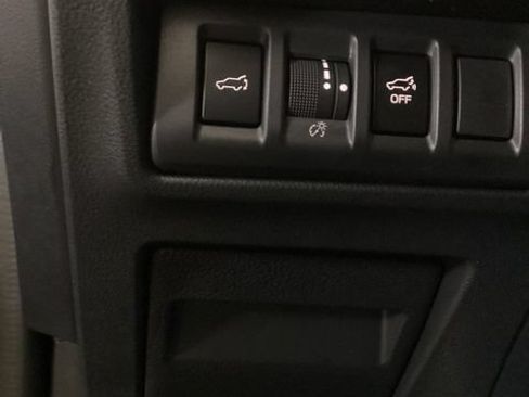 Used 2025 Subaru Outback Premium w/ Popular Package #1A AWD/4WD image 18
