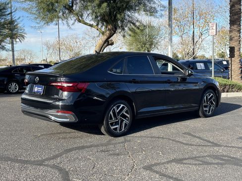 Used 2024 Volkswagen Jetta SEL image 4