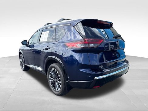 Used 2025 Nissan Rogue Platinum FWD image 3
