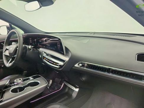 Used 2025 Cadillac Lyriq Sport AWD/4WD image 22