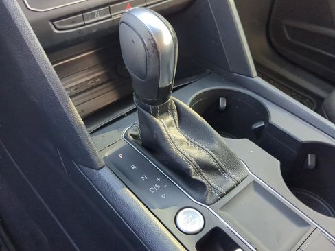 Used 2022 Volkswagen Atlas SE image 12