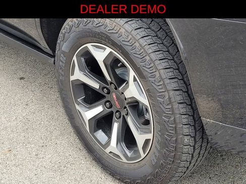 New 2026 GMC Yukon AT4 w/ AT4 Premium Package AWD/4WD image 4