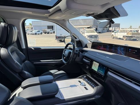 Used 2025 Lincoln Navigator Reserve AWD/4WD image 20