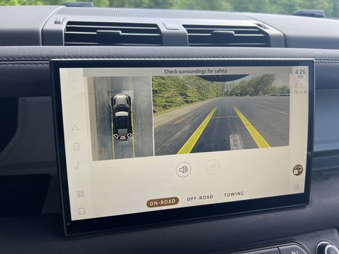 Used 2023 Land Rover Defender 110 S image 17