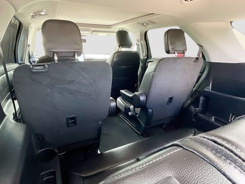 Used 2023 Ford Explorer Limited w/ Limited Technology Package RWD image 30