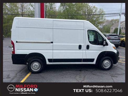 Used 2025 RAM ProMaster 2500 w/ Convenience Group FWD image 6