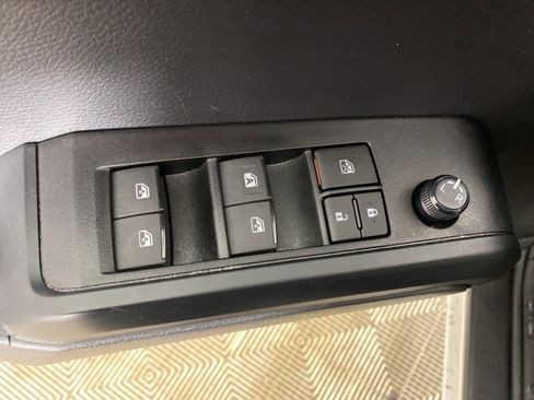 Used 2023 Toyota Tacoma SR image 13