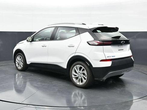 Used 2023 Chevrolet Bolt EUV LT w/ Driver Confidence Package FWD image 7