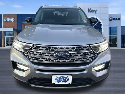 Used 2023 Ford Explorer Limited image 3