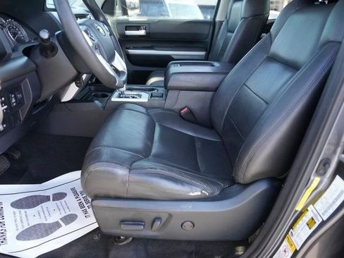 Used 2017 Toyota Tundra SR5 w/ SR5 Upgrade Package image 9