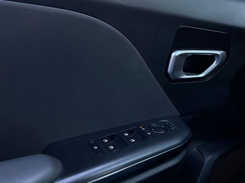 Used 2025 Kia K4 LXS image 19