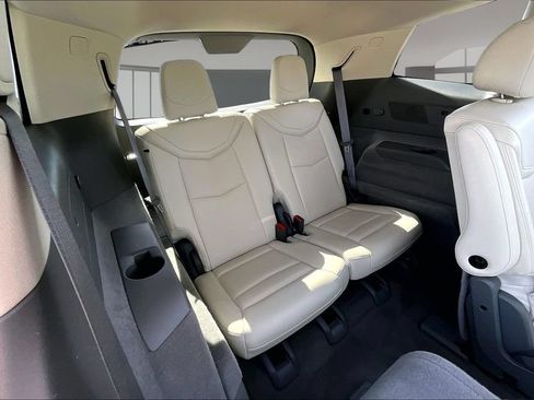 Certified 2023 Cadillac XT6 Premium Luxury AWD/4WD image 30