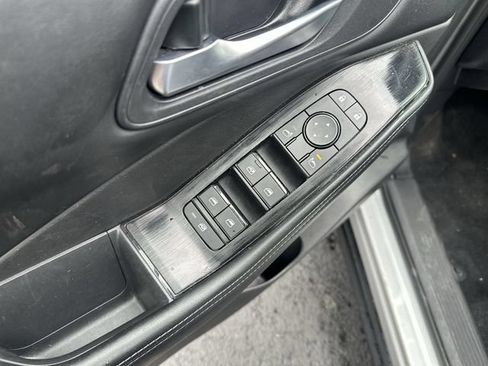 Used 2025 Nissan Rogue SV AWD/4WD image 17