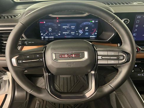 Used 2024 GMC Canyon AT4 w/ Technology Package image 17