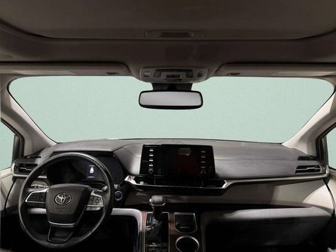 Used 2022 Toyota Sienna XLE FWD image 9