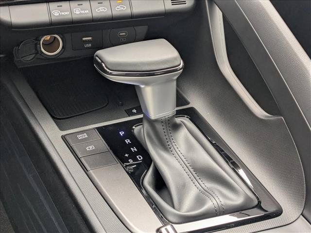 Used 2025 Hyundai Elantra Sport FWD image 16