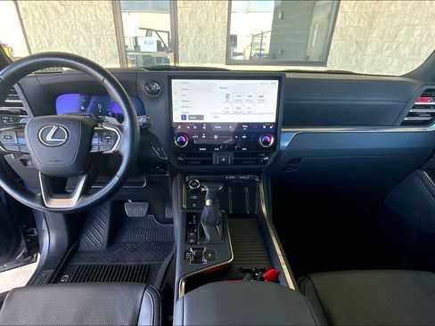 Used 2024 Lexus GX 550 image 15