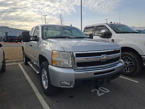 Used 2011 Chevrolet Silverado 1500 LT w/ All-Star Edition image 4