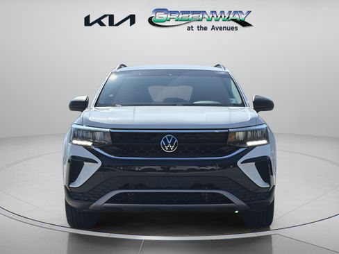 Used 2023 Volkswagen Taos S FWD image 2