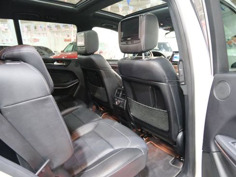 Used 2019 Mercedes-Benz GLS 550 4MATIC w/ Driver Assistance Package image 26