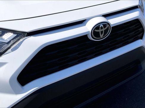 Used 2024 Toyota RAV4 LE AWD/4WD image 33