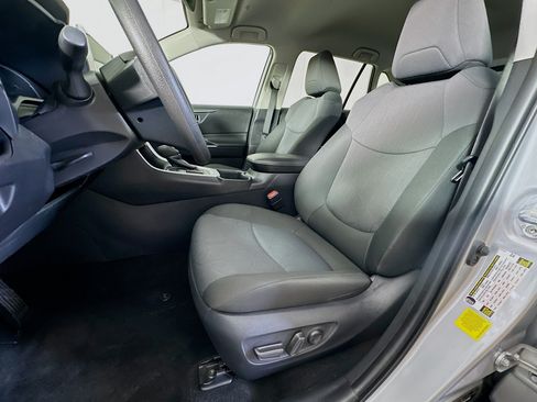 Used 2025 Toyota RAV4 XLE FWD image 13