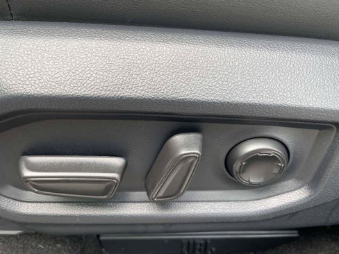Used 2024 Toyota Sequoia Platinum AWD/4WD image 18